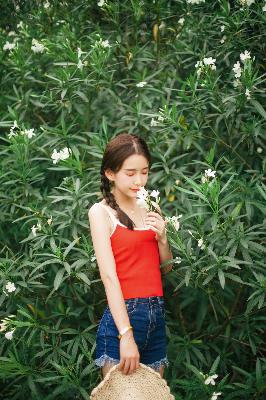 亭亭玉立四月天月色阑珊处情已晚